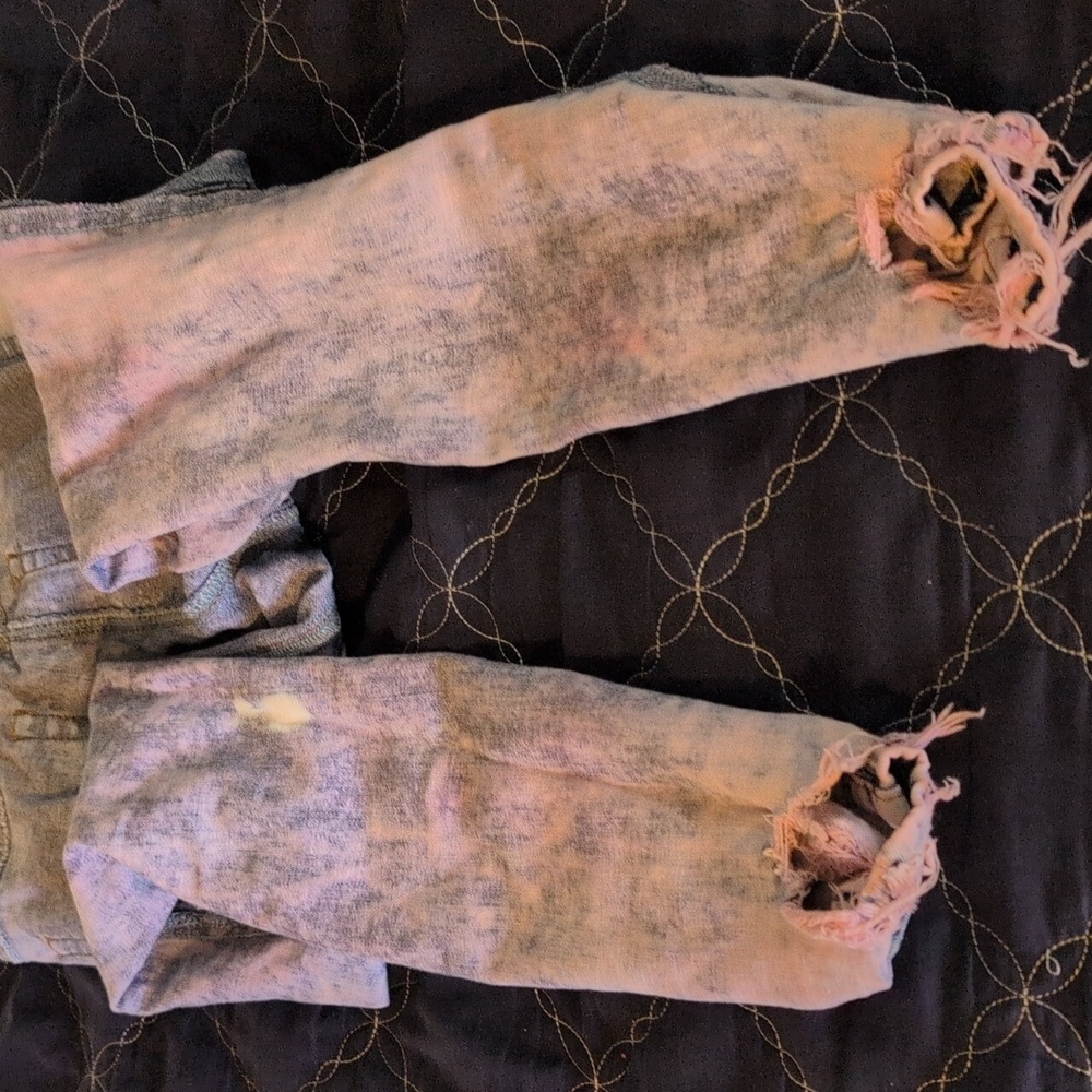 Almost Famous Light Blue Pink Wash Distressed With Holes 90's grunge Jeans GUC - Picture 12 of 12